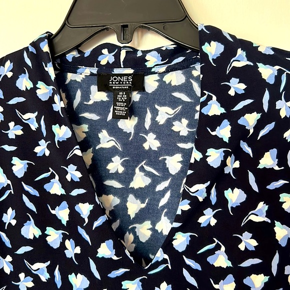 Jones New York top - Picture 2 of 5